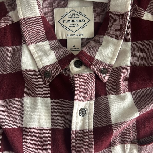 White and red polo - Picture 3 of 3